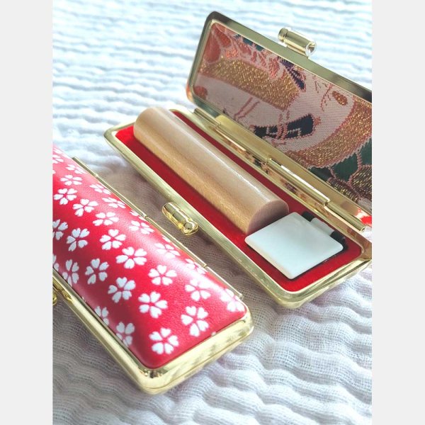 画像2: 印鑑ケース 赤ローケツ染め 13.5/15mm丸兼用/a-03 (2)